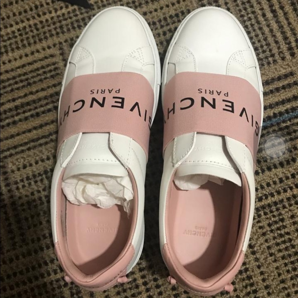 Givenchy Light Pink Sneaker